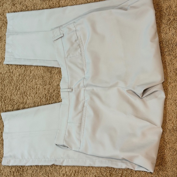 Adidas Adizero Golf Dress Pants 36x32
Light Gray Casual Pockets Performance - Picture 5 of 5